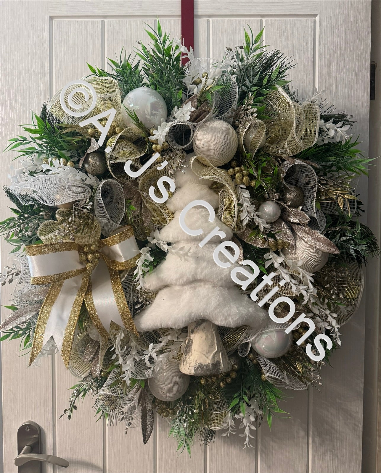 Winter Tree Wreath in Gold