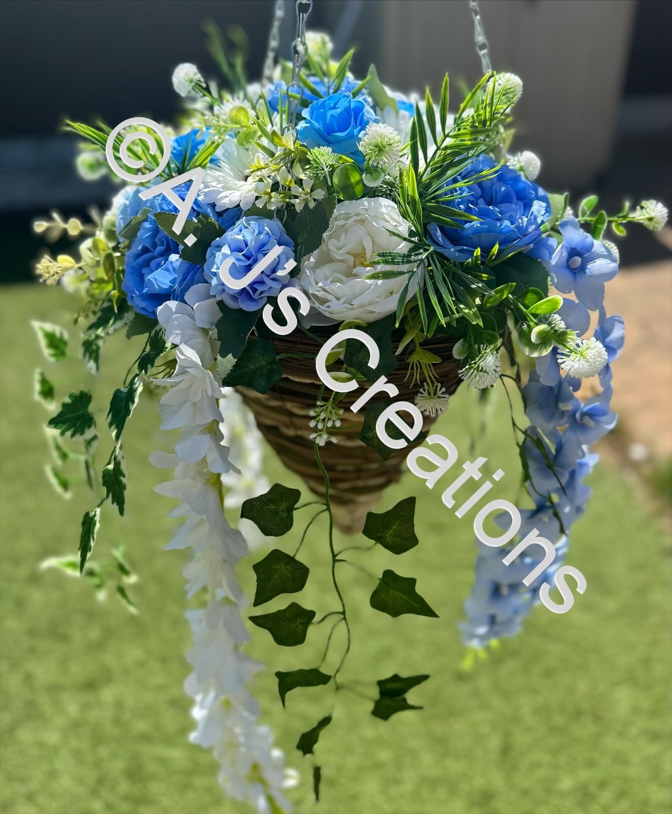 12 “ Deluxe Cone Hanging Basket