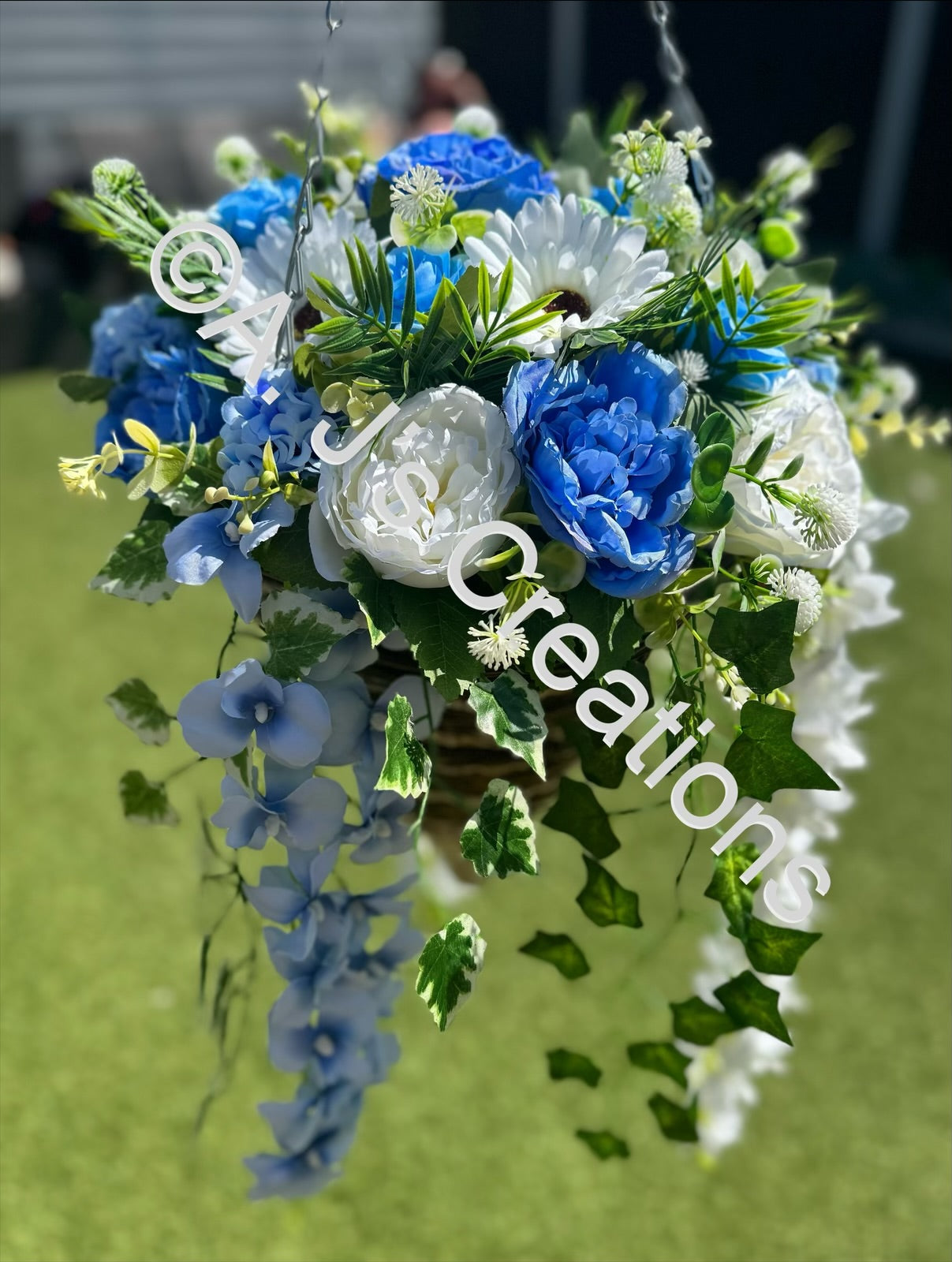 12 “ Deluxe Cone Hanging Basket