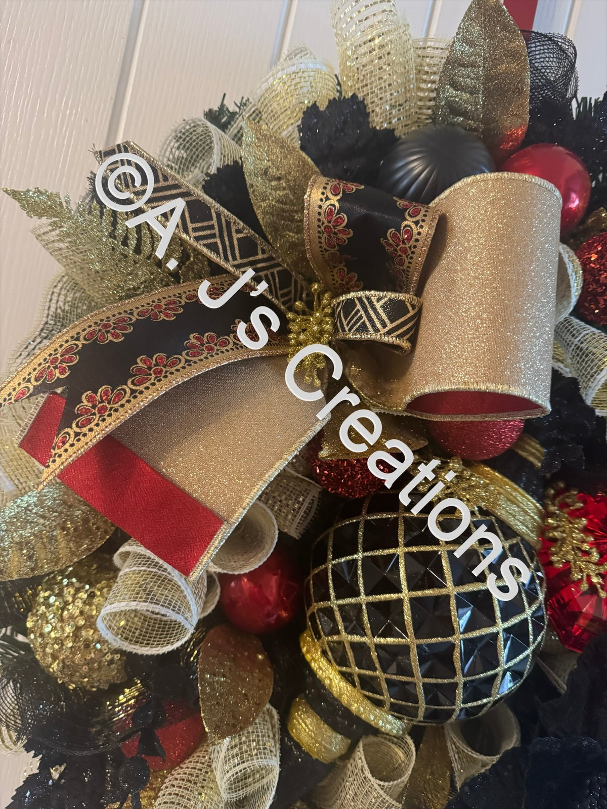 Black and Gold Finial Wreath