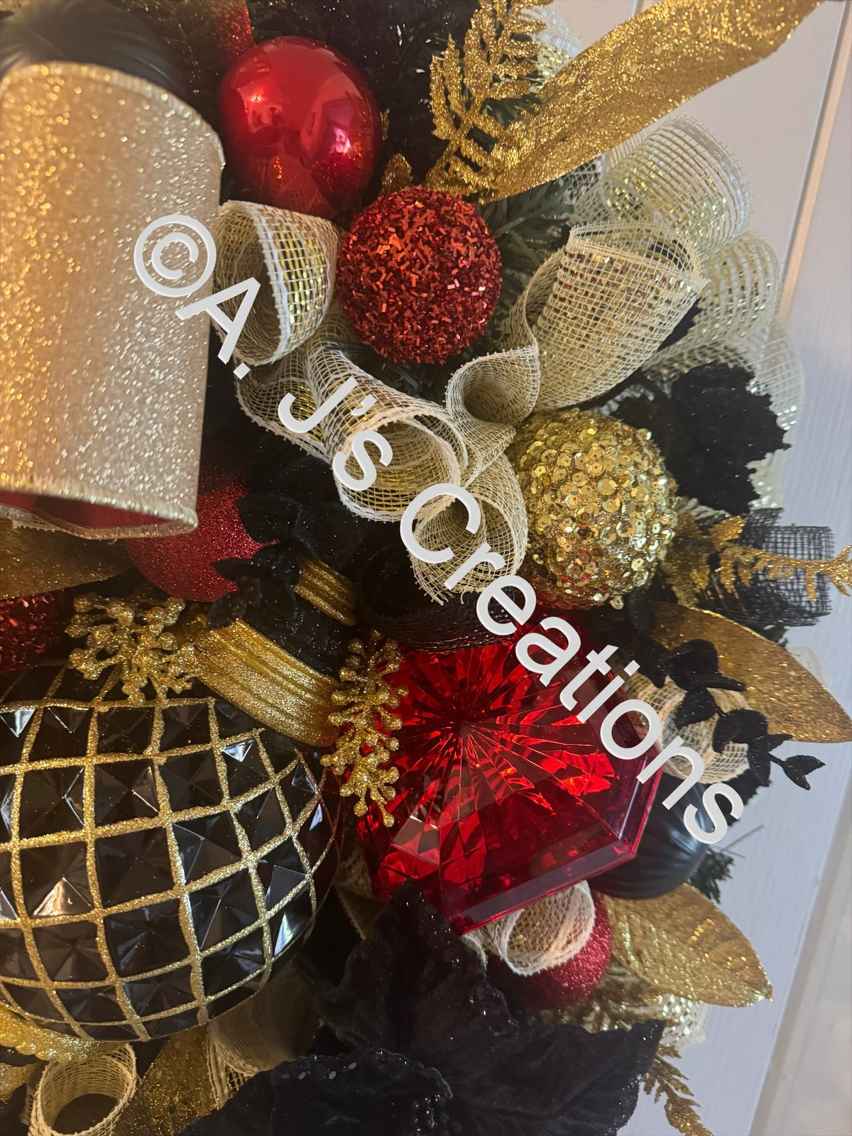 Black and Gold Finial Wreath