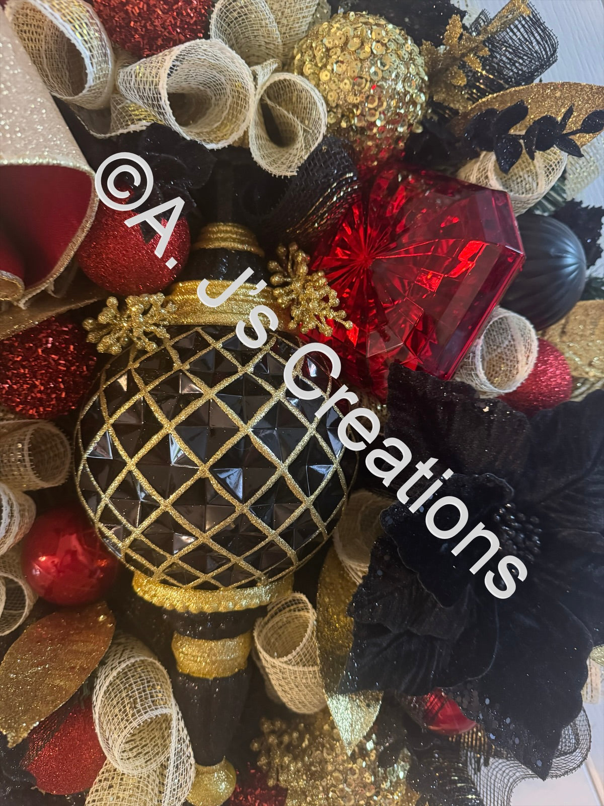 Black and Gold Finial Wreath