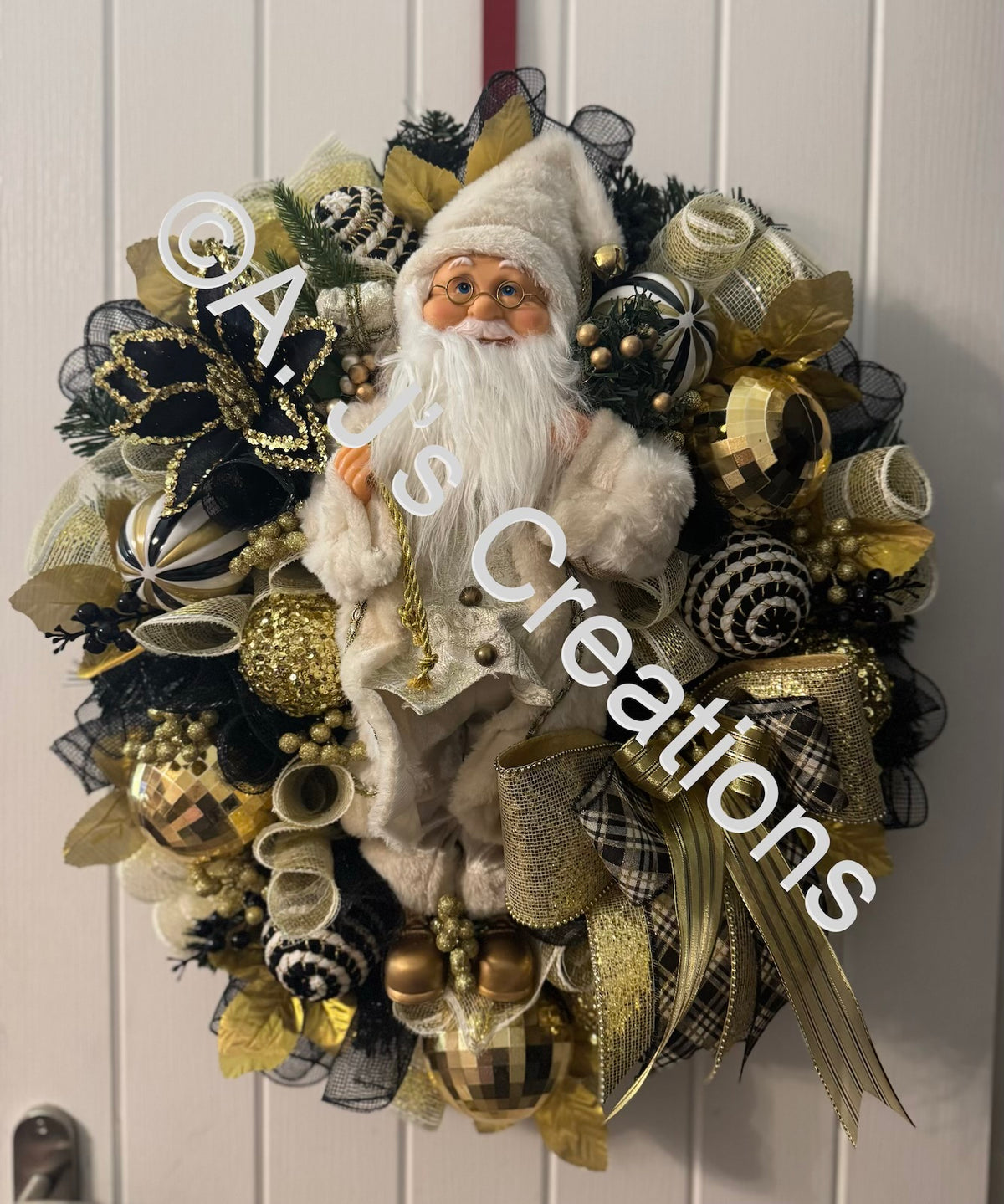 Santa Wreath in Black & Gold