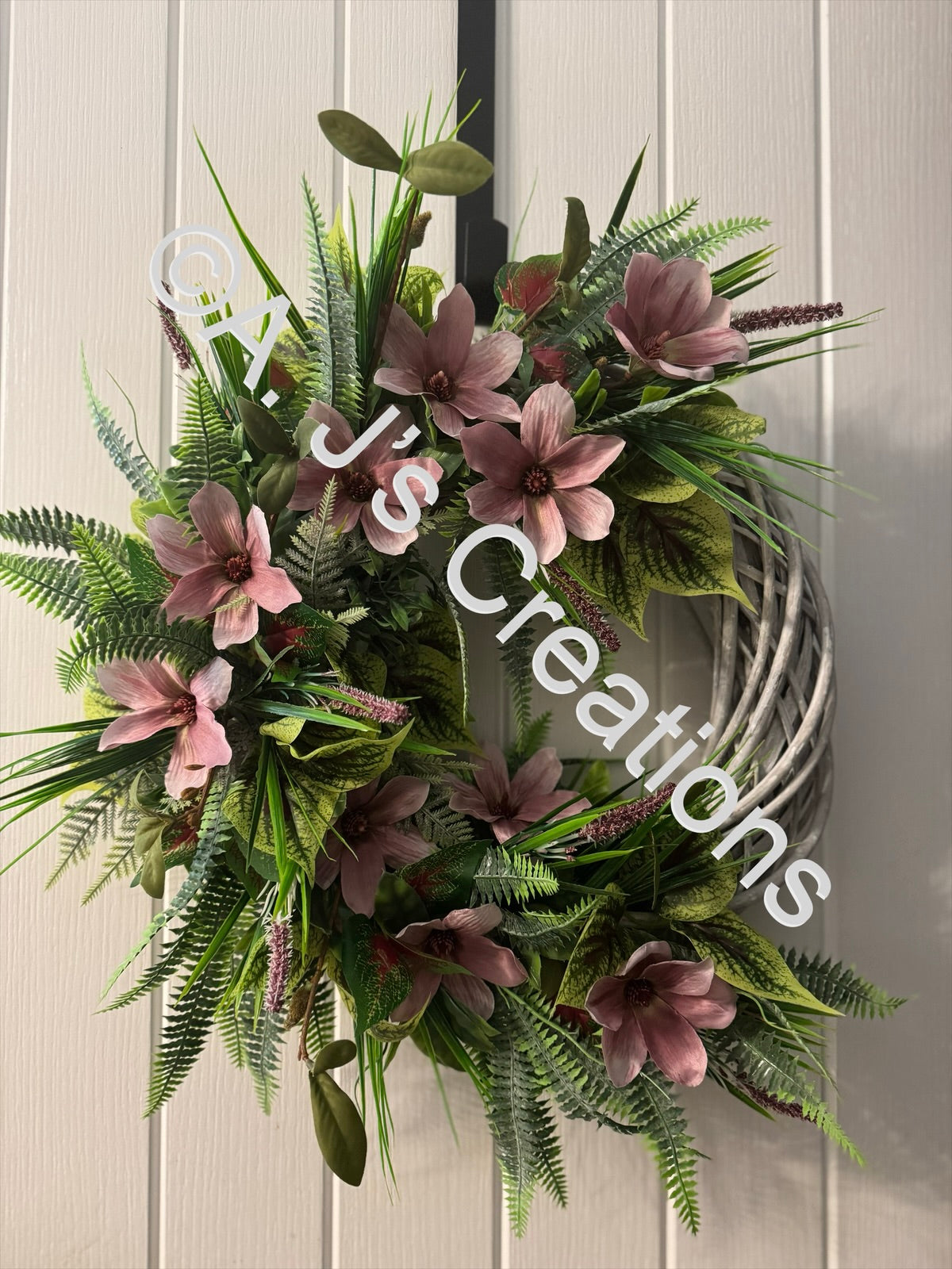 Wicker Rattan Wreath in Dusky Pink