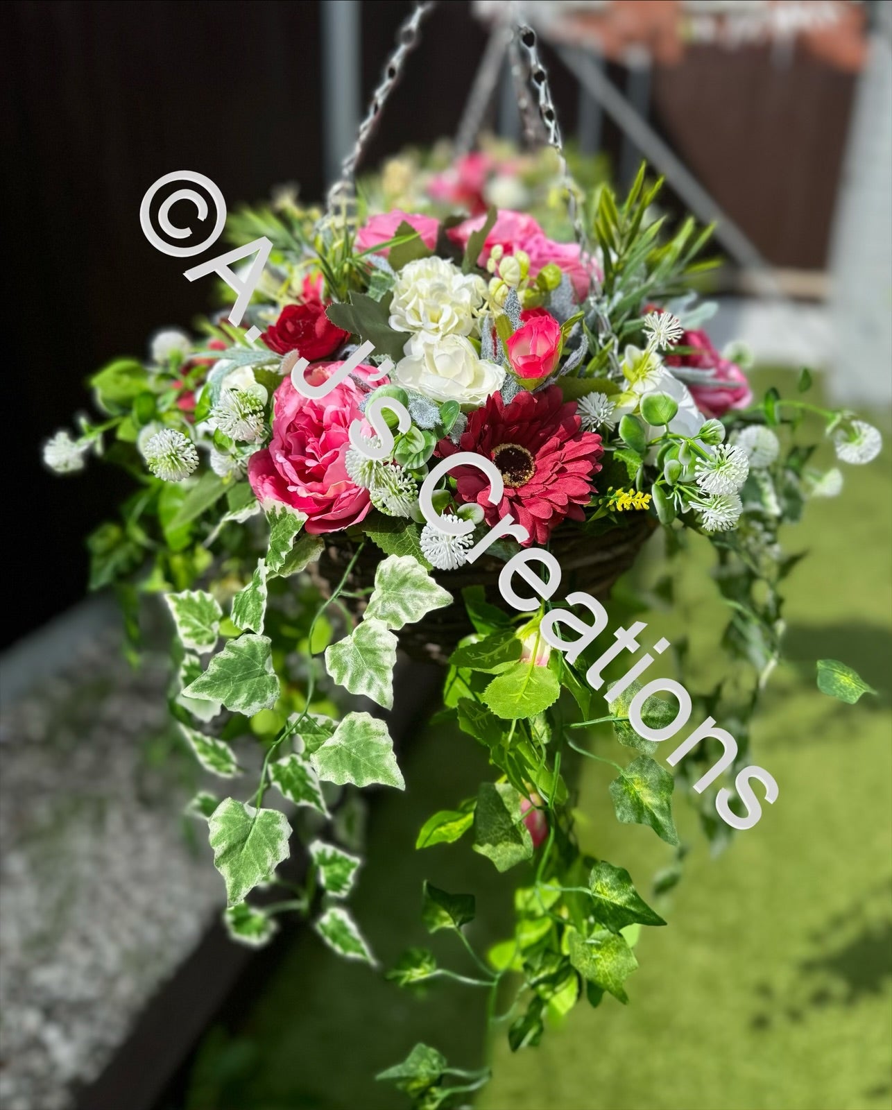 12” Deluxe Hanging Basket
