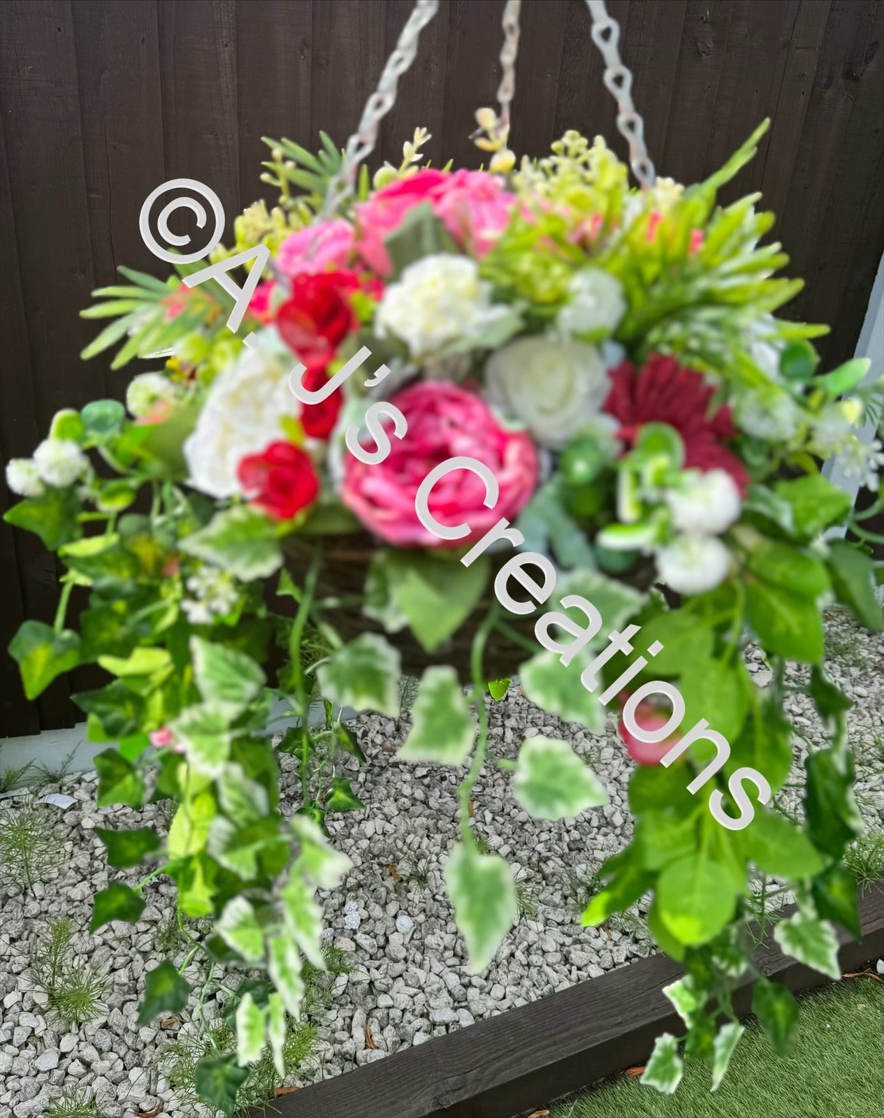 12” Deluxe Hanging Basket