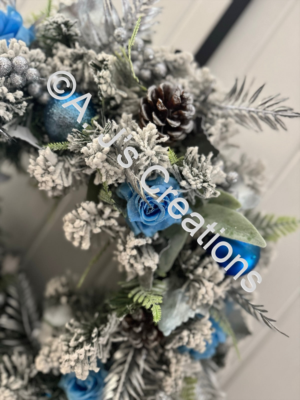 Crystal Flower Wreath Blue