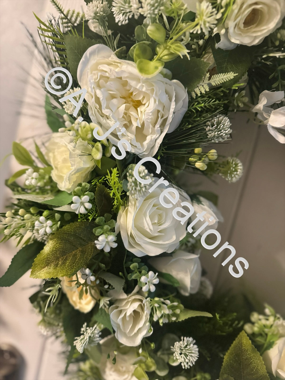 XL Deluxe Wreath in Ivory