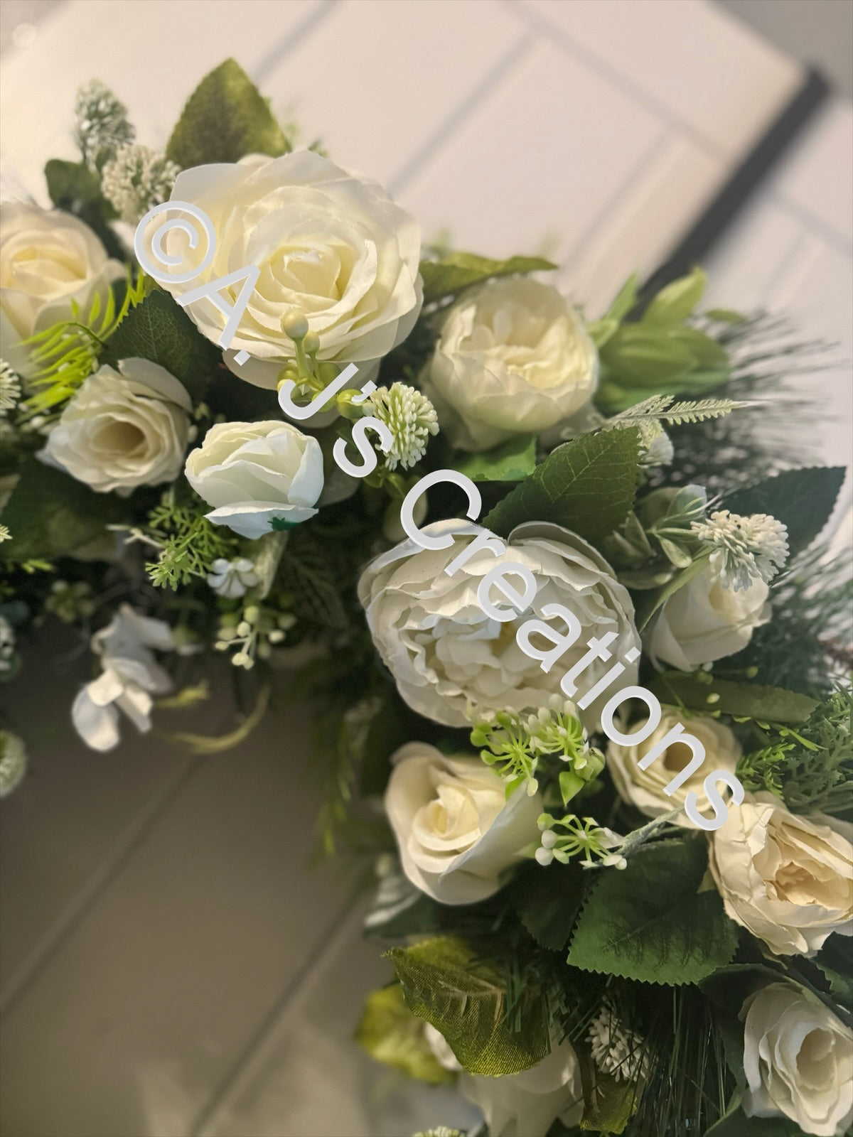 XL Deluxe Wreath in Ivory
